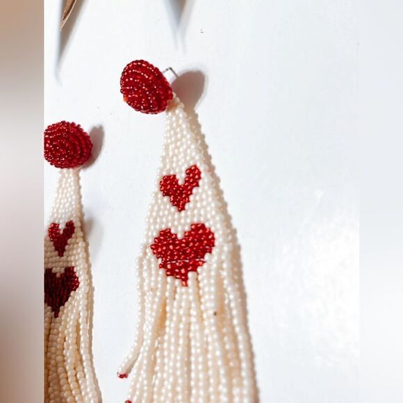 Beaded heart tassel earrings S339 - Picture 3 of 3